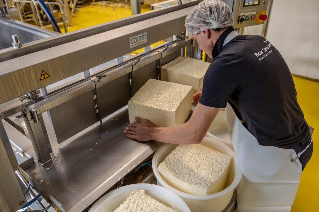 We_have_been_working_together_to_make_top-quality_cheese_for_20 years_Riet_Dairy_Jasper_Spierings_cheese_machine